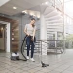 Nilfisk VP100 - Odkurzacz do hotelu