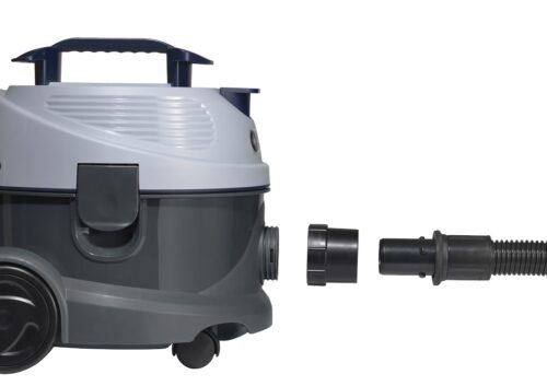Nilfisk VP100 - podłączenie węża